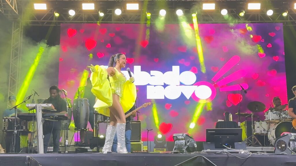 Praia do Pontão volta a atrair turistas com shows e estrutura reforçada